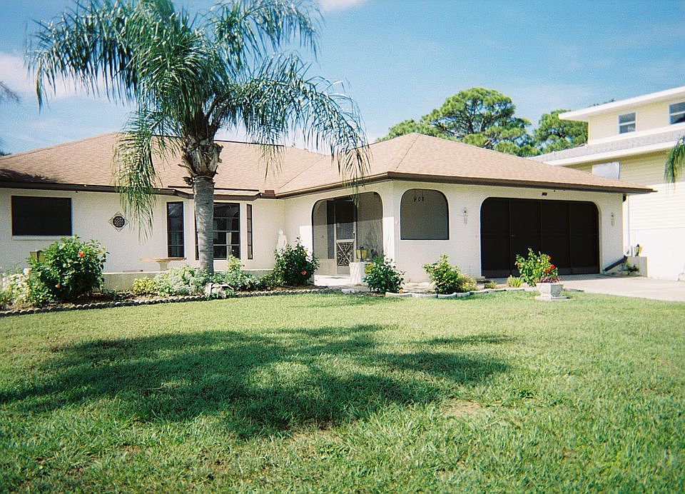 Double End Lot near Beach