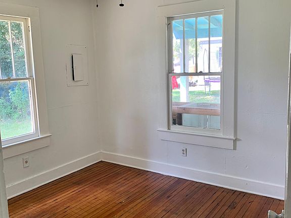 4th image of 513 W Gregory St #B