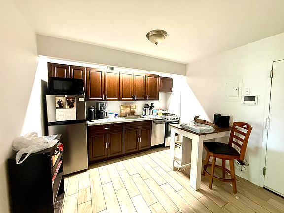 5th image of 237 E 2nd St APT 5B