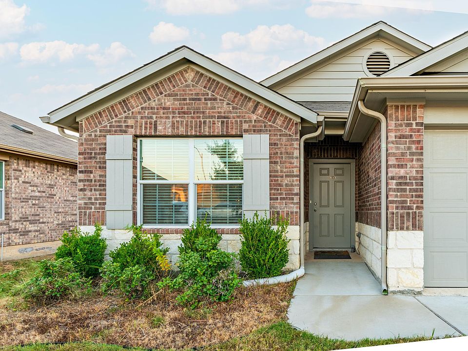 Cozy home with great location at Pioneer Crossing East!