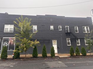 377 21st St #2L, Irvington, NJ 07111