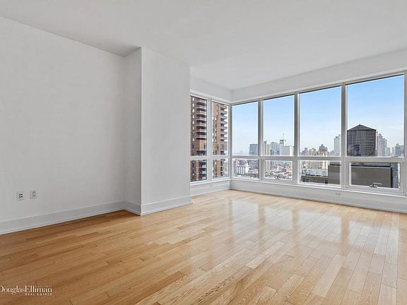 5th image of 350 W 42nd St APT 26C