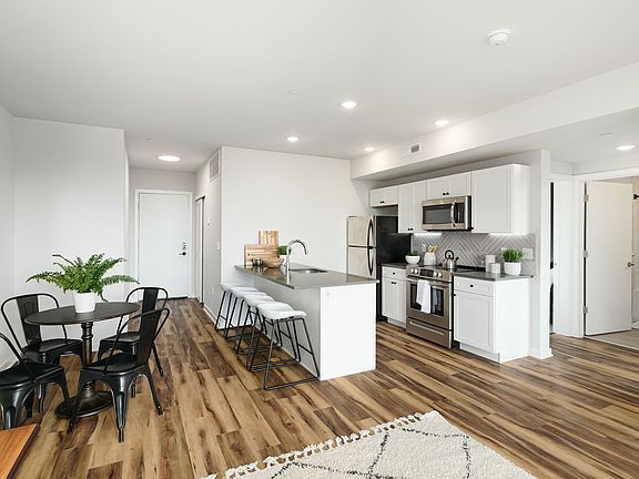 2nd image of 171 W Berks St #507