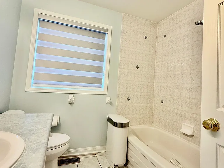 21 Sugarhill Dr #UPPER — Photo 14