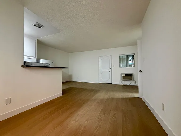 1315 N Columbus Ave. — Photo 7