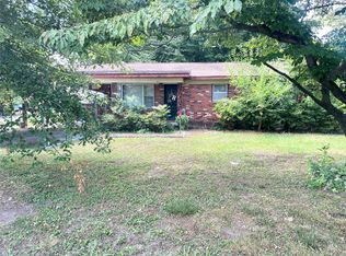 611 S 9th St, Charleston, MO 63834