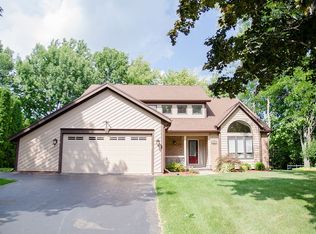 245 Woodmill Dr, Rochester, NY 14626