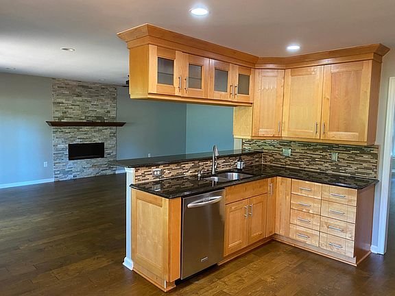 4th image of 115 E Wedgwood Dr