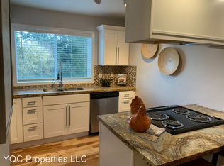 1405 Laurel St, Lake Oswego, OR 97034