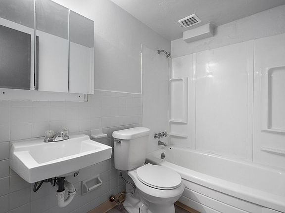 4th image of 11979 Frankstown Rd APT 601