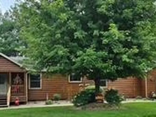 320 Dogwood Ln, Wisconsin Dells, WI 53965