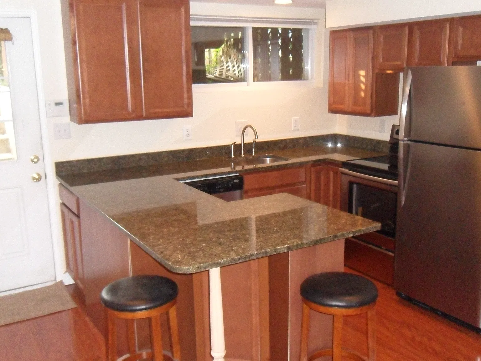 1 bed, 600 sqft, $1,900 — Photo 2