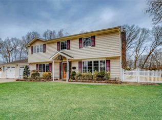 11 Donald Dr, Old Bethpage, NY 11804