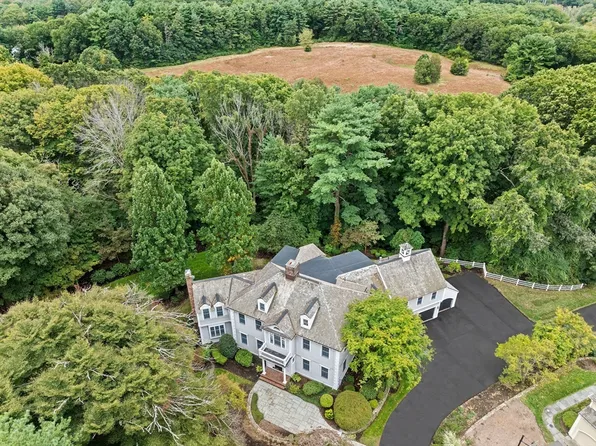 2 Olmsted Dr, Hingham, MA 02043