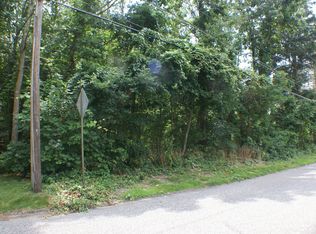 49 Suffolk Rd, Hampton Bays, NY 11946