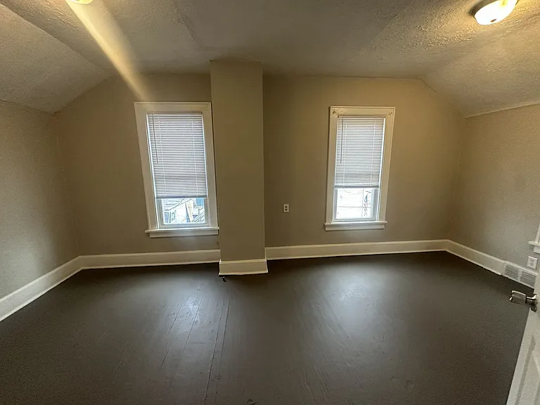 2676 Sullivant Ave — Photo 9