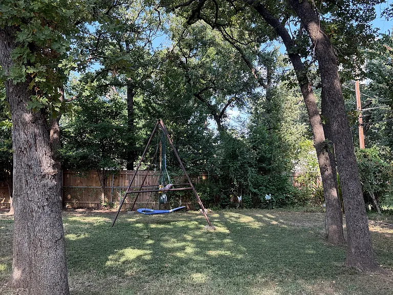 809 W Cheryl Ave — Photo 42