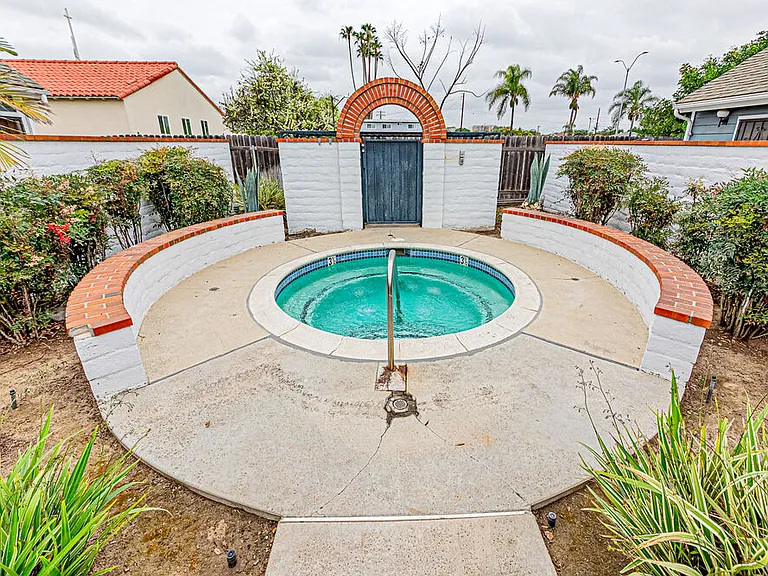 14742 Pioneer Blvd — Photo 38