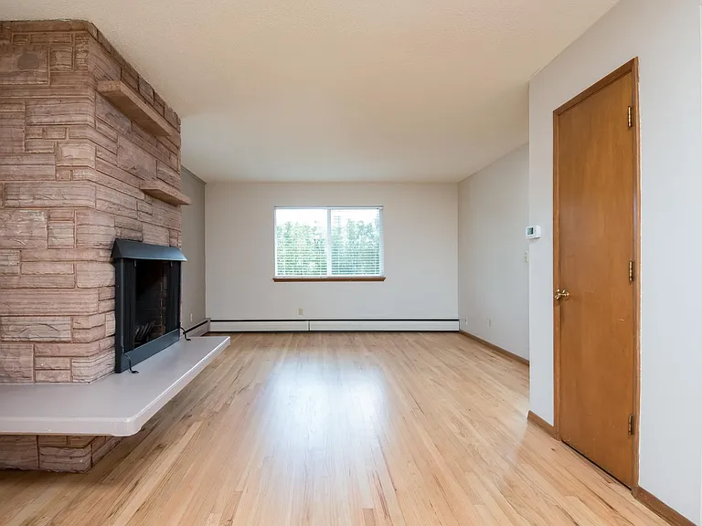 2504 N Rosa Parks Way — Photo 18