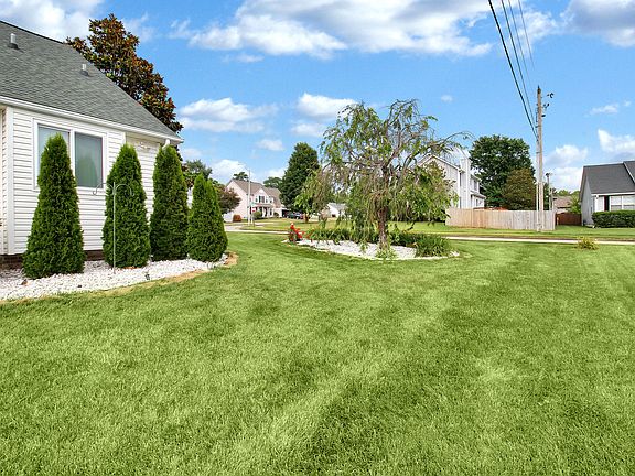 5th image of 404 Hillbrook Dr
