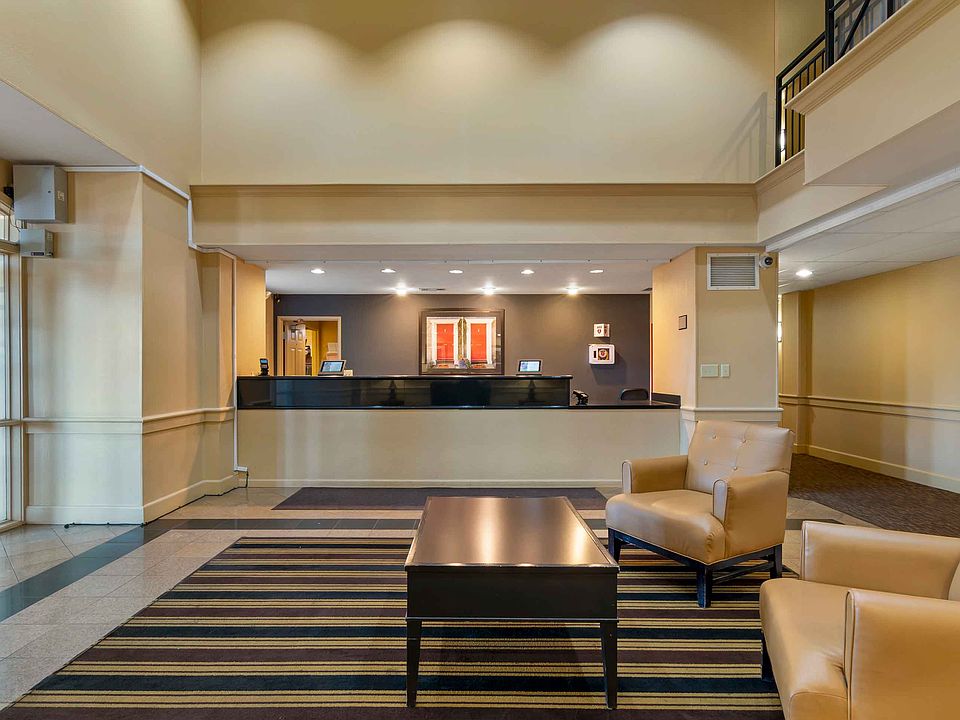 Lobby and Guest Check-in