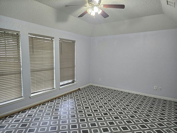 2nd image of 5101 Bellefontaine Dr