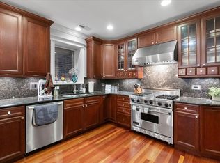 902 W Roscoe St APT 3, Chicago, IL 60657