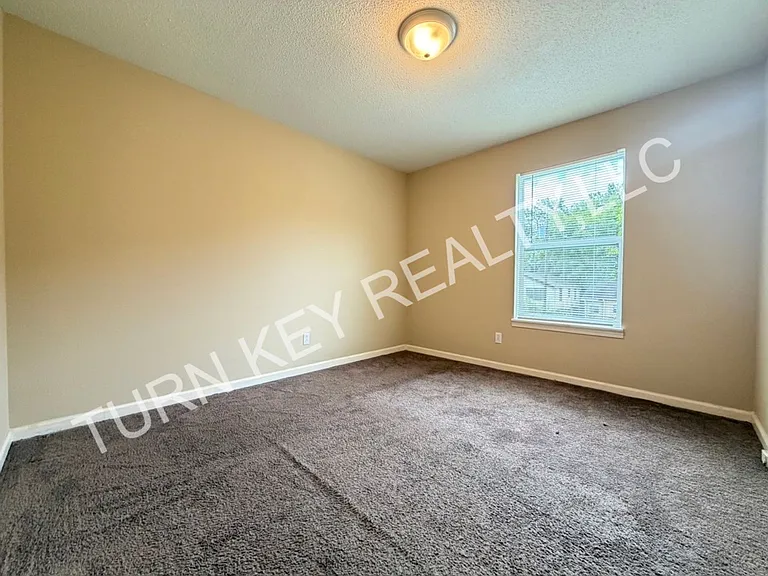 127 Avalon Ave — Photo 9