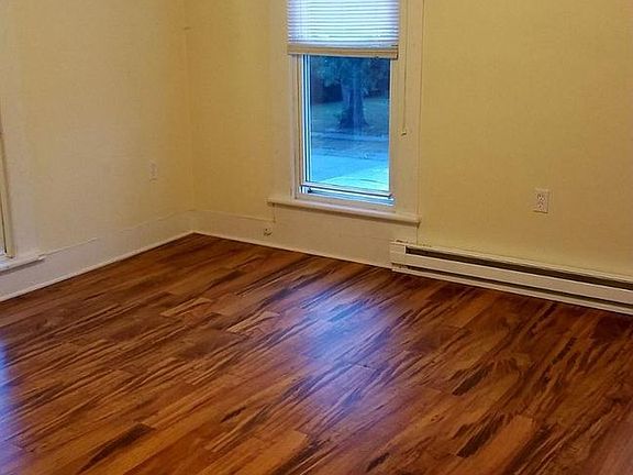 5th image of 129 Howard St