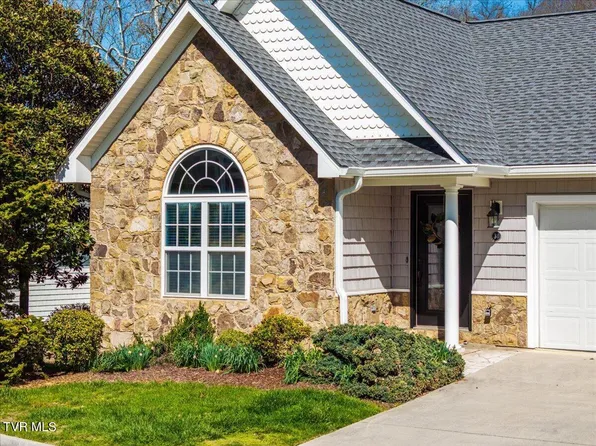 34 Bridgewater Ct, Johnson City, TN 37615