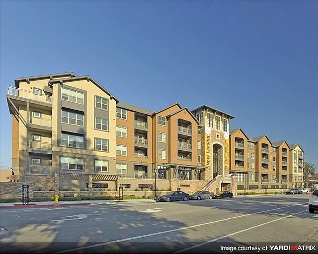 1st image of 333 Main St APT 423