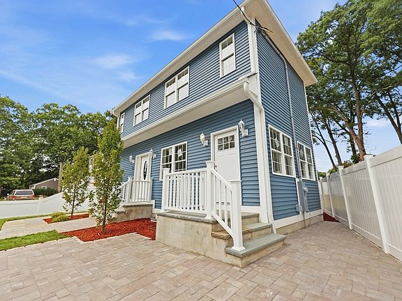 3rd image of 3 Colonial Rd