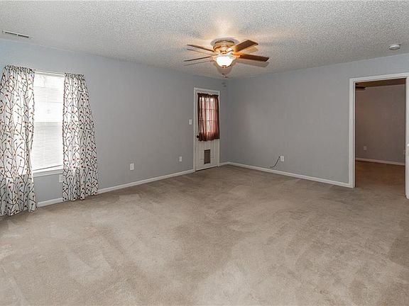 4th image of 1375 Cypress Dr
