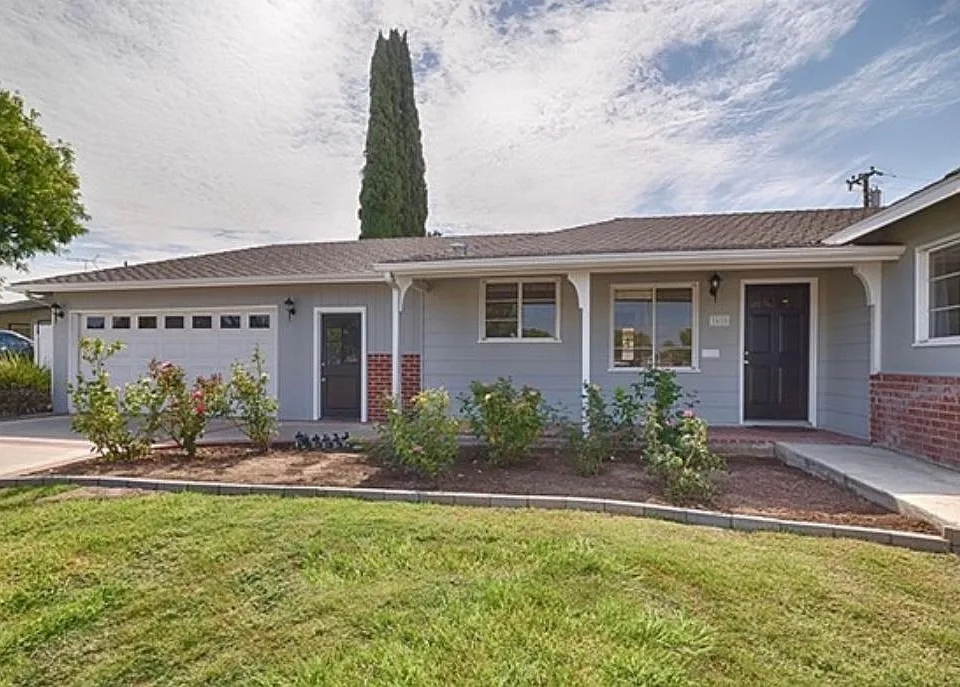 1418 Riverside Dr