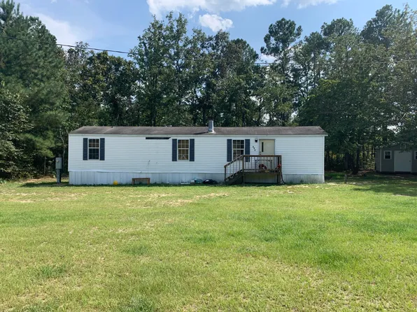 563 Buckboard Rd, Wagener, SC 29164