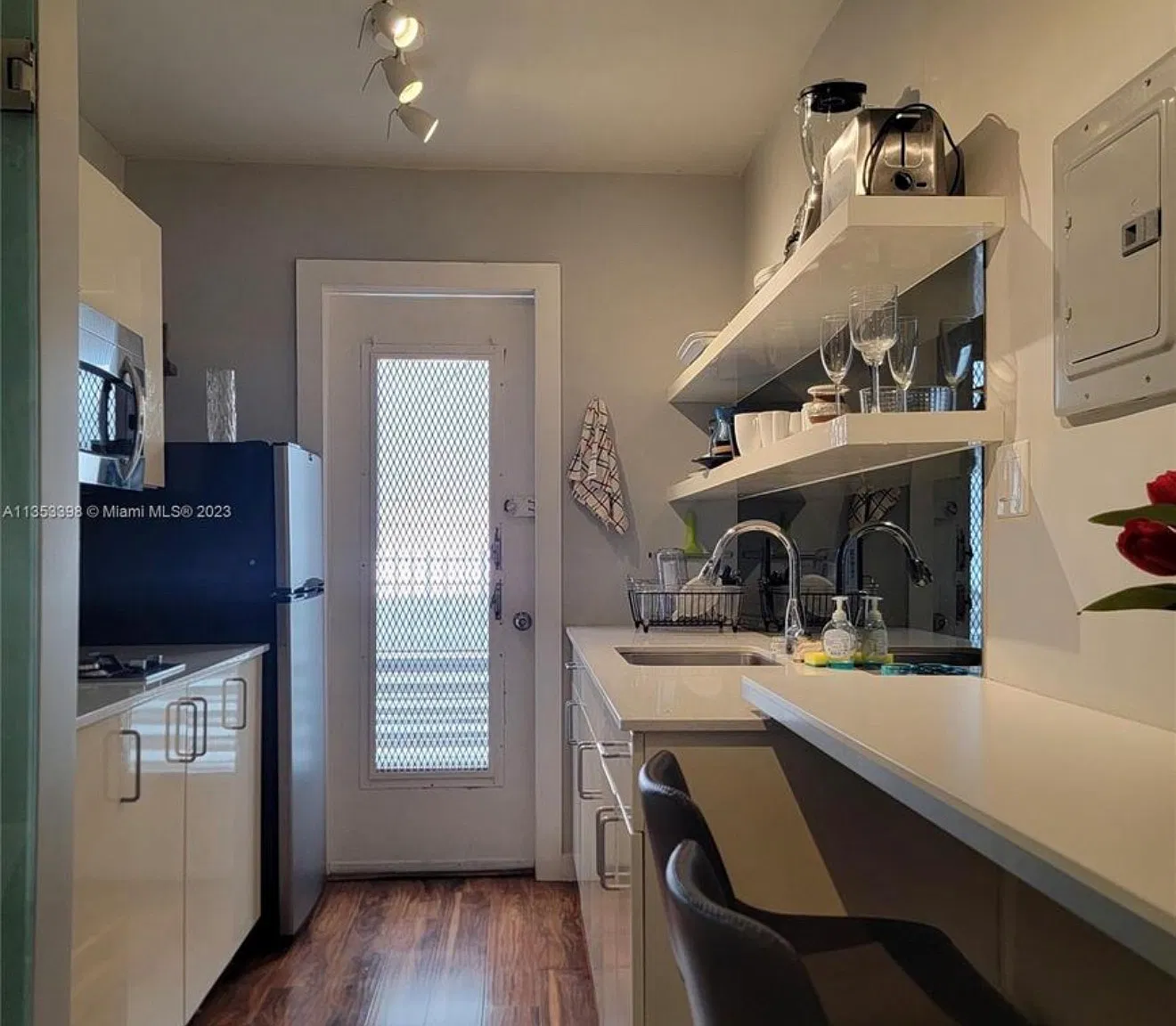 Studio, 520 sqft, $1,695 — Photo 4