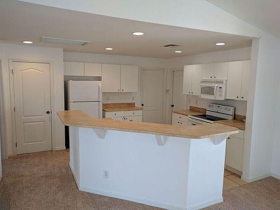3rd image of 753 Dudley Ave S