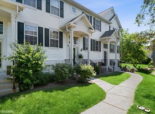 1094 Manchester Cir, Grayslake, IL 60030