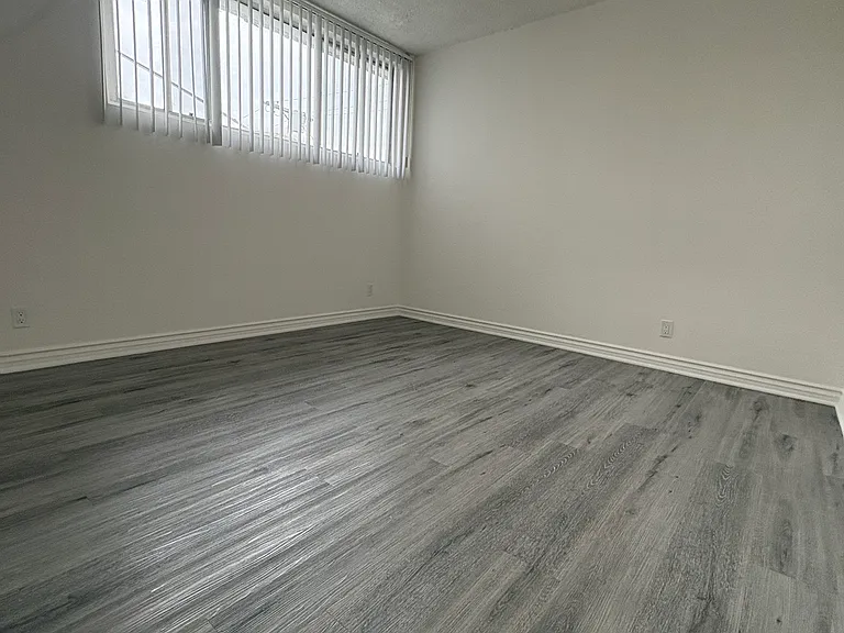1029 N. Ardmore Avenue — Photo 27