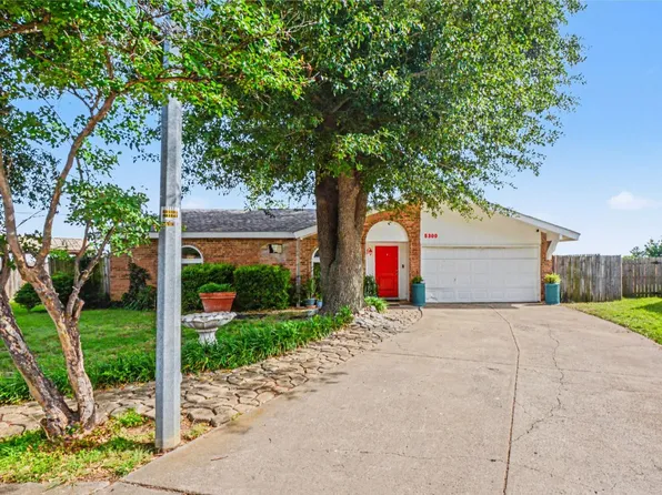 5300 Princess Ct, Lake Dallas, TX 75065