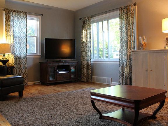 3rd image of 2712 Pattengill Ave