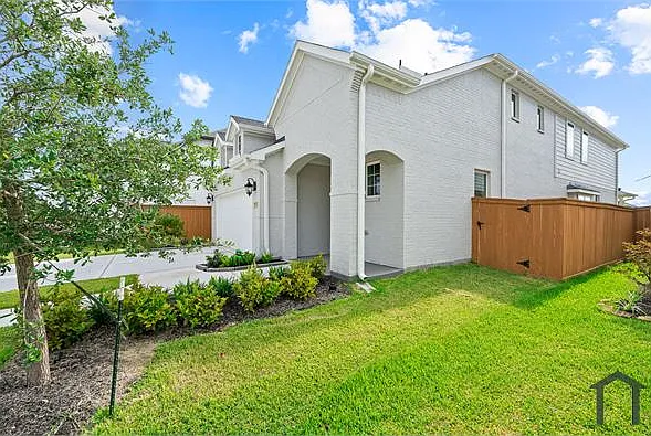 721 Ocean Palms Dr — Photo 4