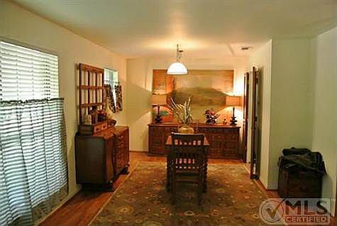 4th image of 320 Briarwood Dr