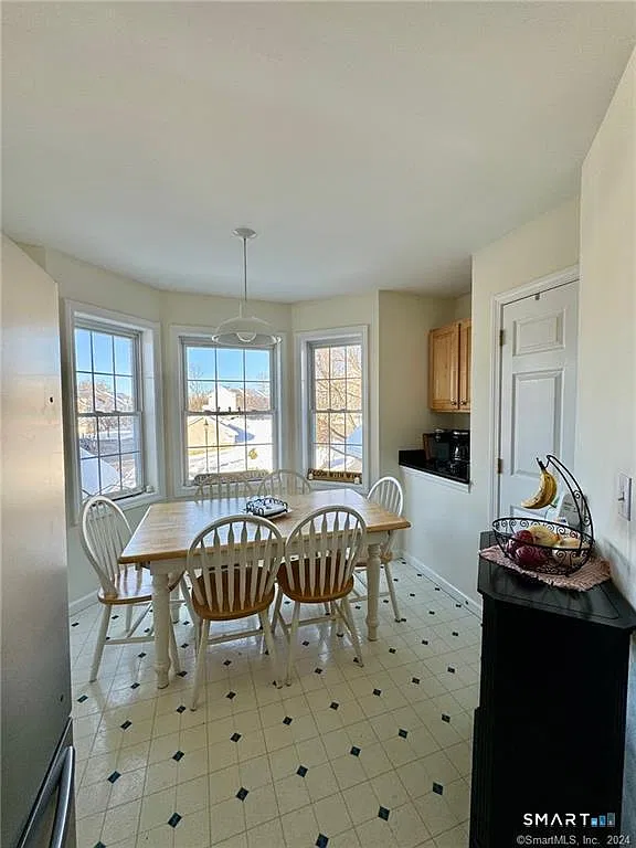 2 bed, 1.5 bath, 1638 sqft, $3,000 — Photo 4