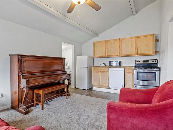 Living and kitchen area
