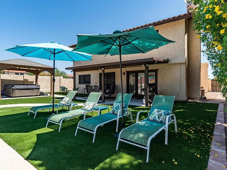 1460 N La Rosa Dr — Photo 15