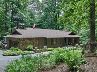 38 Foxglove Rd, Laurel Park, NC 28739