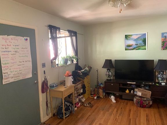 3rd image of 639 S Clarkson St