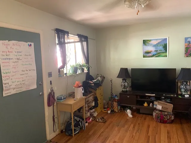 639 S Clarkson St — Photo 3