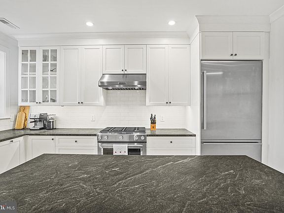 3rd image of 1920 35th St NW